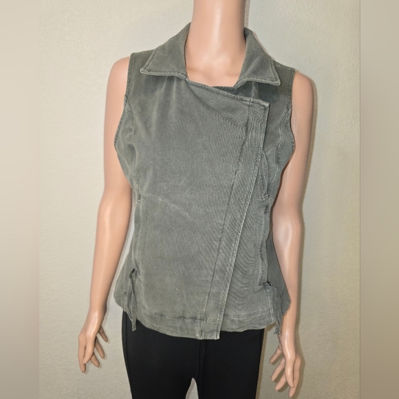Marrakech by Antropology Jackets & Blazers - Anthropologie Marrakech Women's Small Green Moto Vest Zip Front